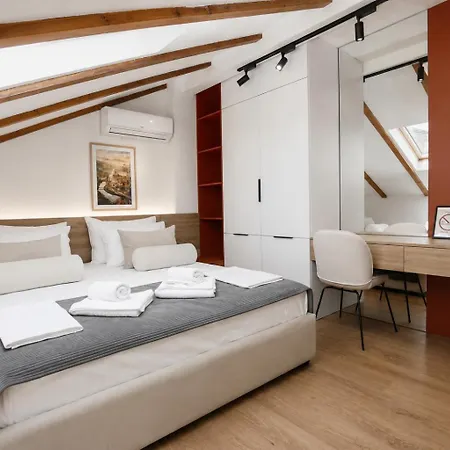 Fora - Luxary Apartments, Old Town Apartment *