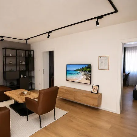 Fora - Luxary Apartments, Old Town *